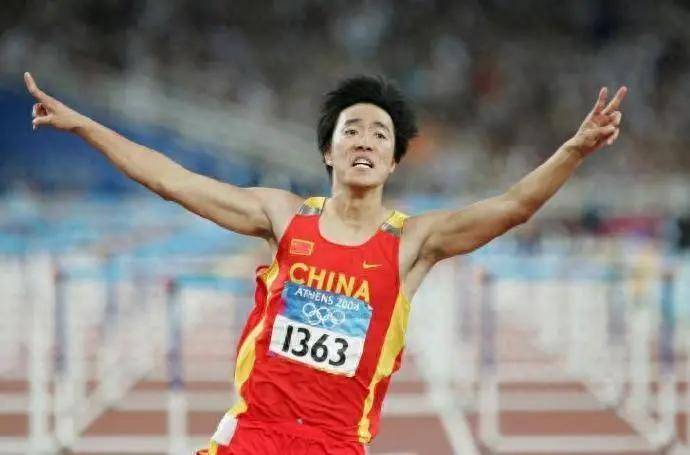 李毓毅让刘翔打封闭上阵，一个大V的政绩，毁了一代飞人