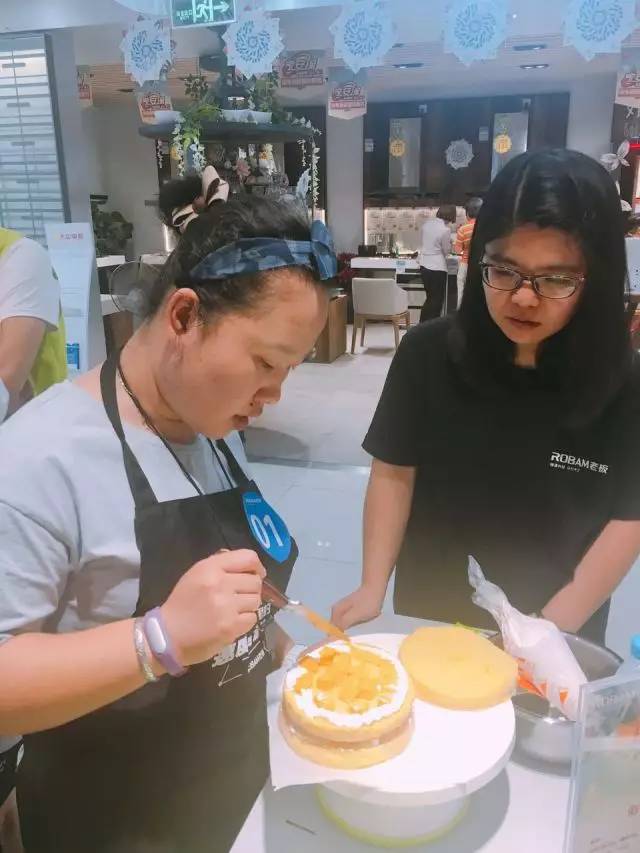 这是切到蛋糕大动脉了吗？蛋糕店老板的血泪教训与生存法则