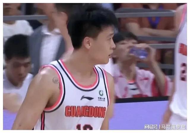 广东宏远vs深圳集锦，德比战火重燃，这才是CBA该有的样子